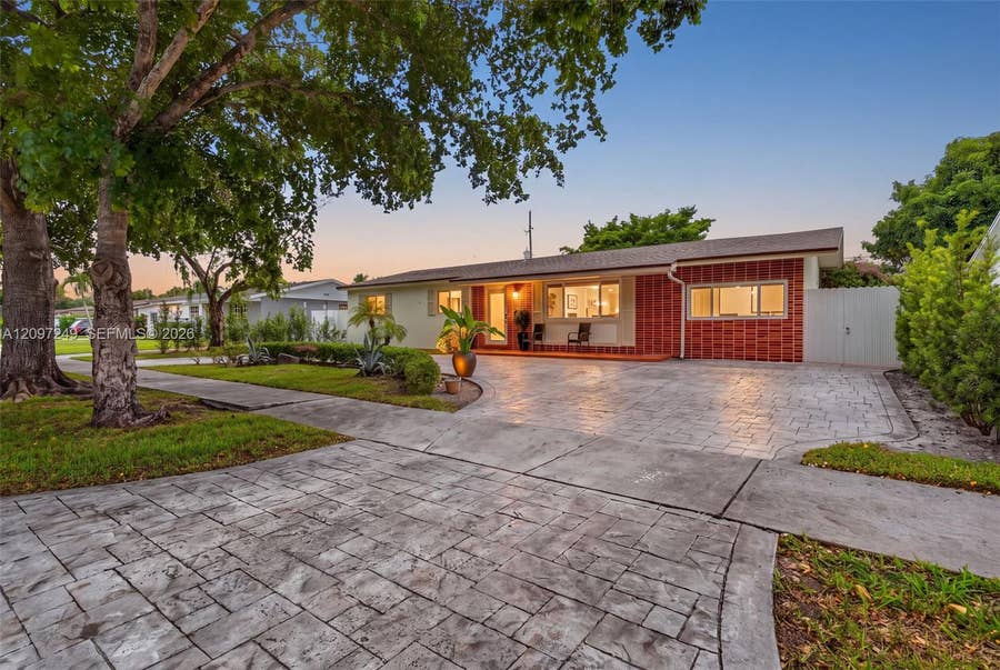 Property photo for 2700 SW 96th Avenue, Miami, FL