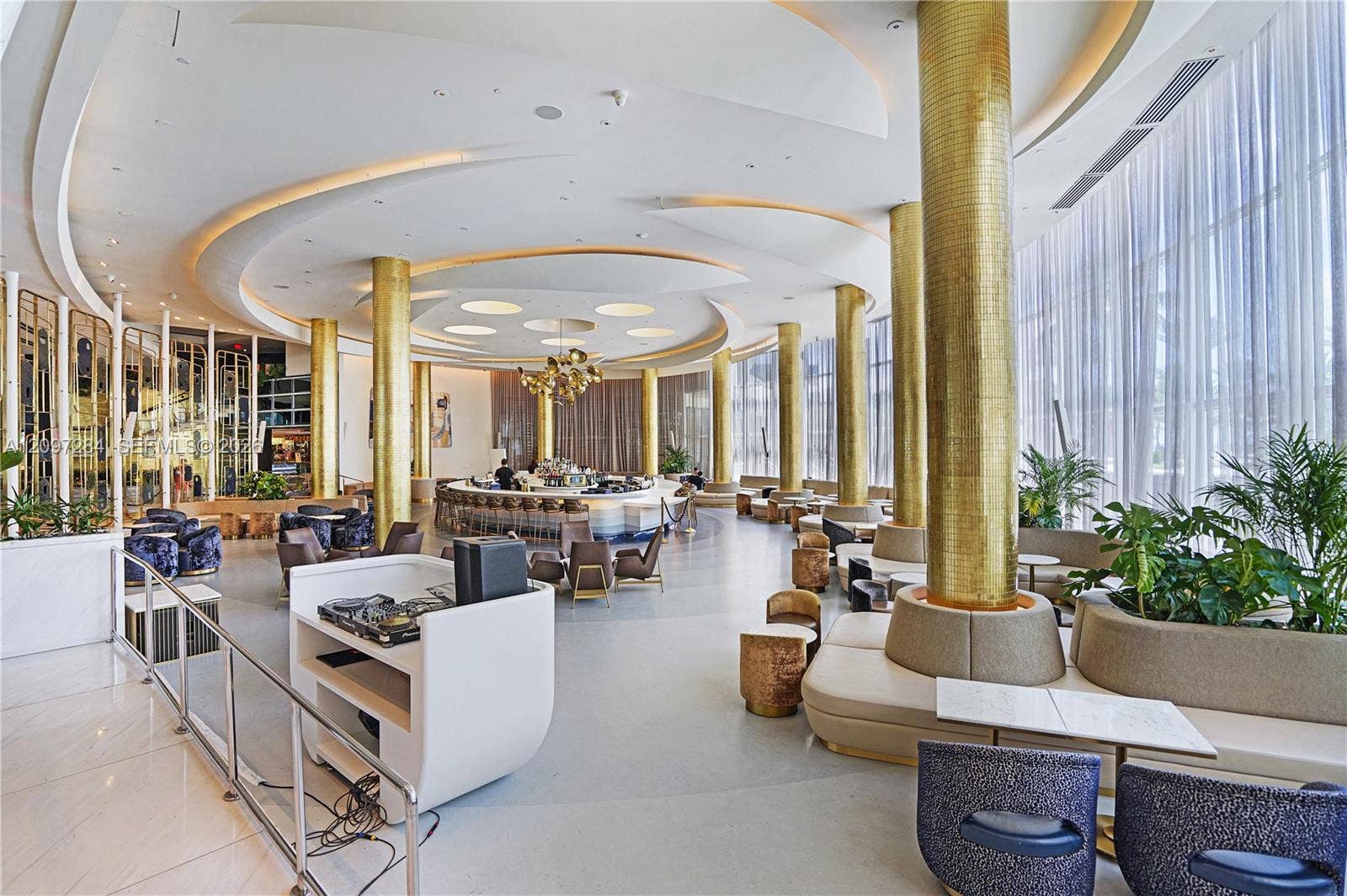 4401 Collins Avenue, #1017, Miami Beach, FL 33140 FB Hotel Blue Bar