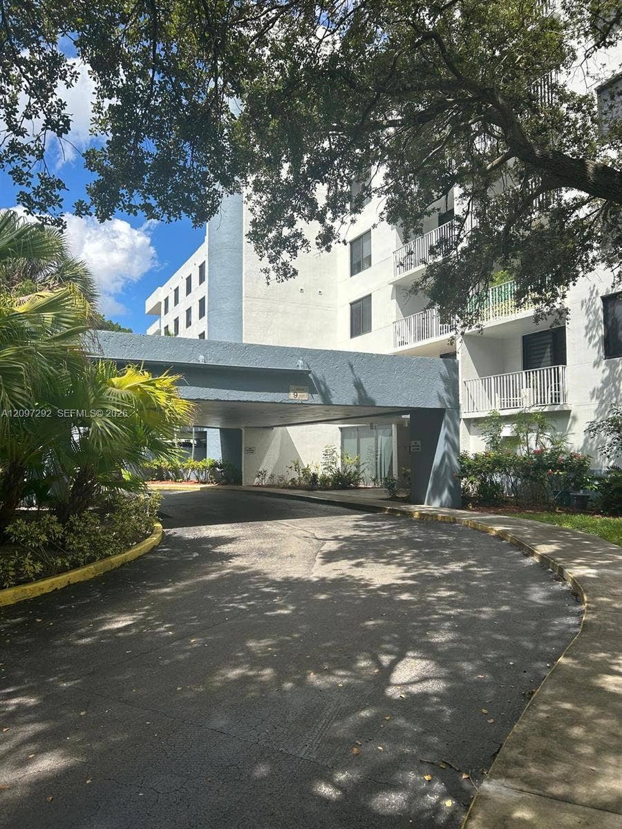 Property photo for 901 Hillcrest Drive, #315, Hollywood, FL