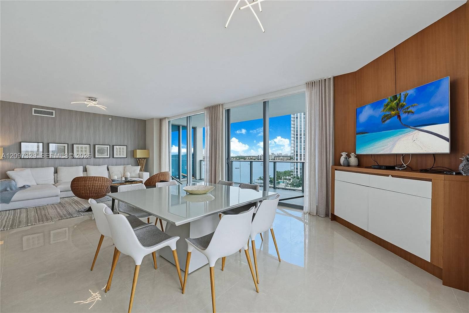 17301 Biscayne Boulevard, #901, North Miami Beach, FL 33160 Photo 3