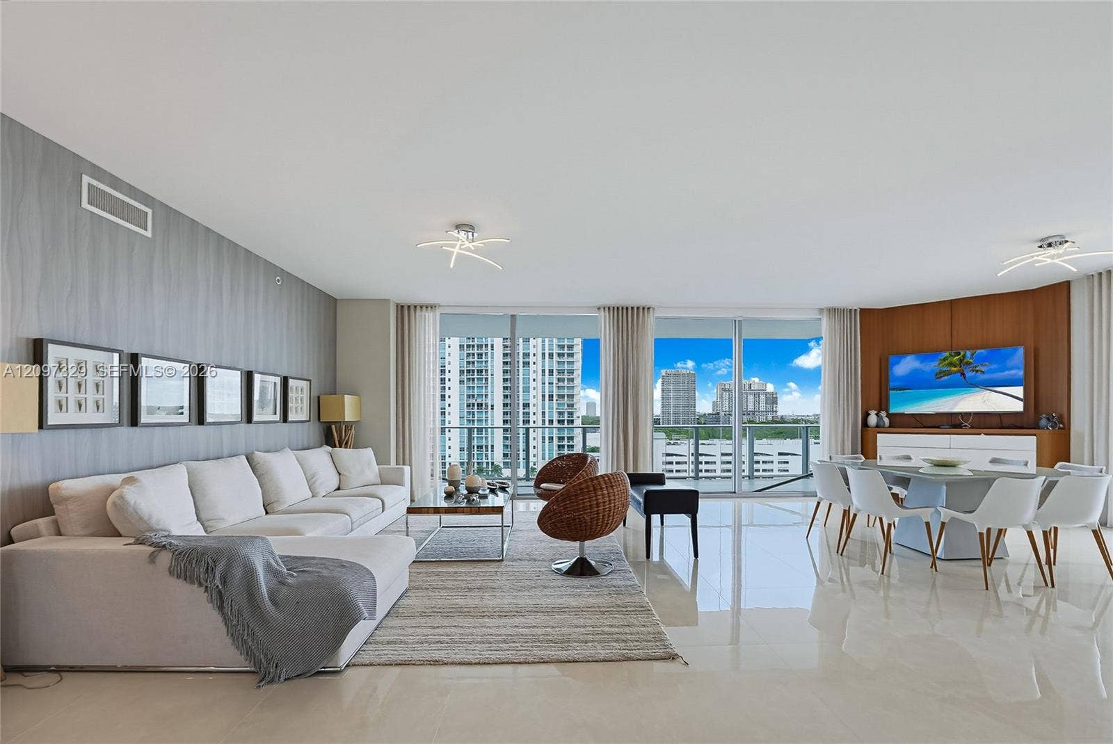 17301 Biscayne Boulevard, #901, North Miami Beach, FL 33160 Photo 1
