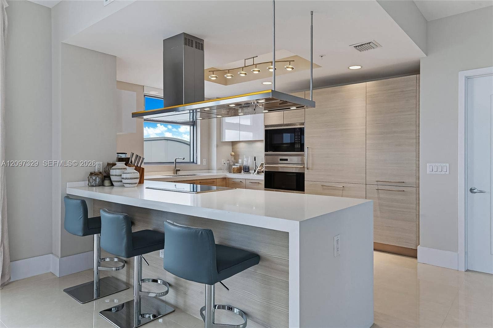 17301 Biscayne Boulevard, #901, North Miami Beach, FL 33160 Photo 11