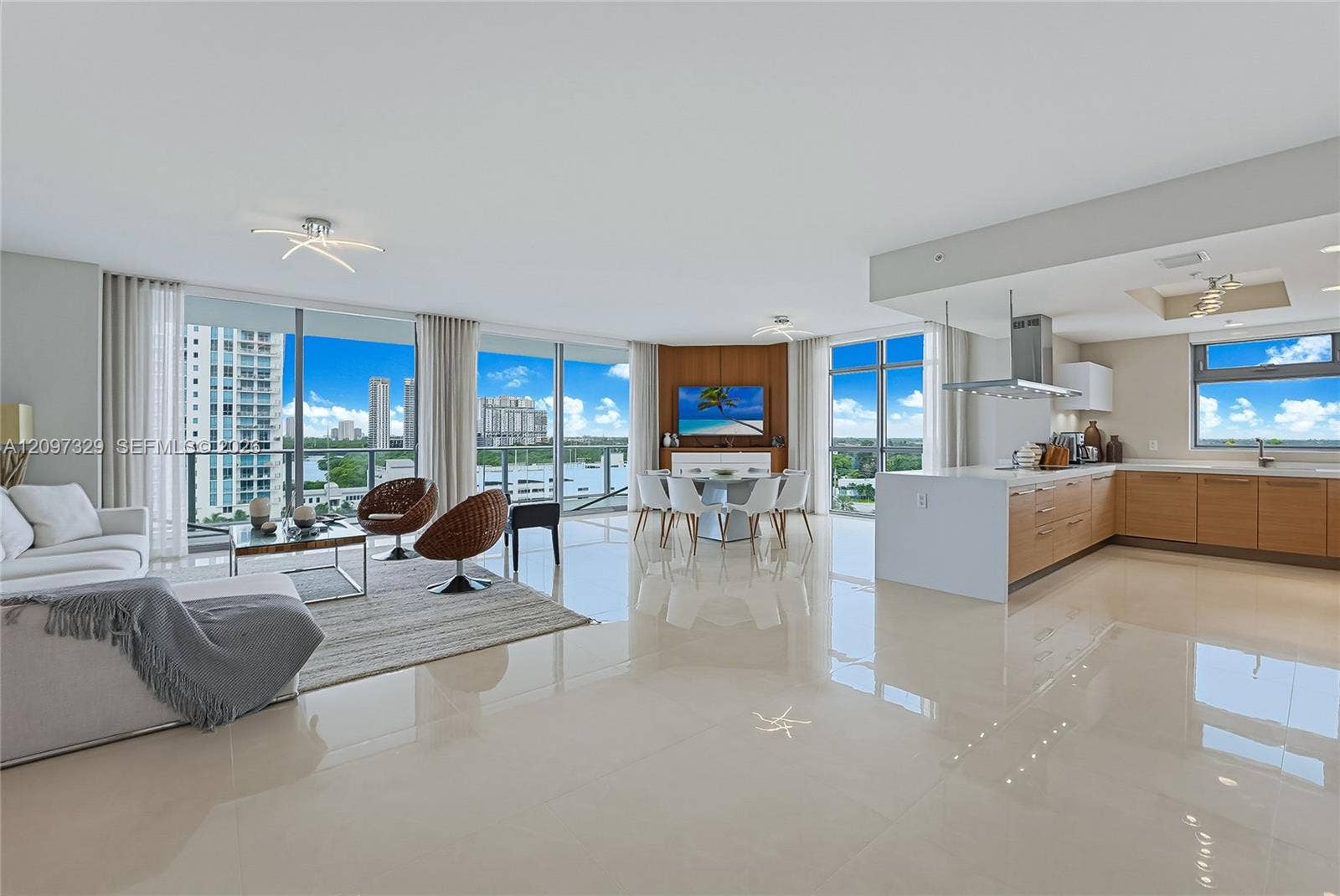 17301 Biscayne Boulevard, #901, North Miami Beach, FL 33160 Photo 2