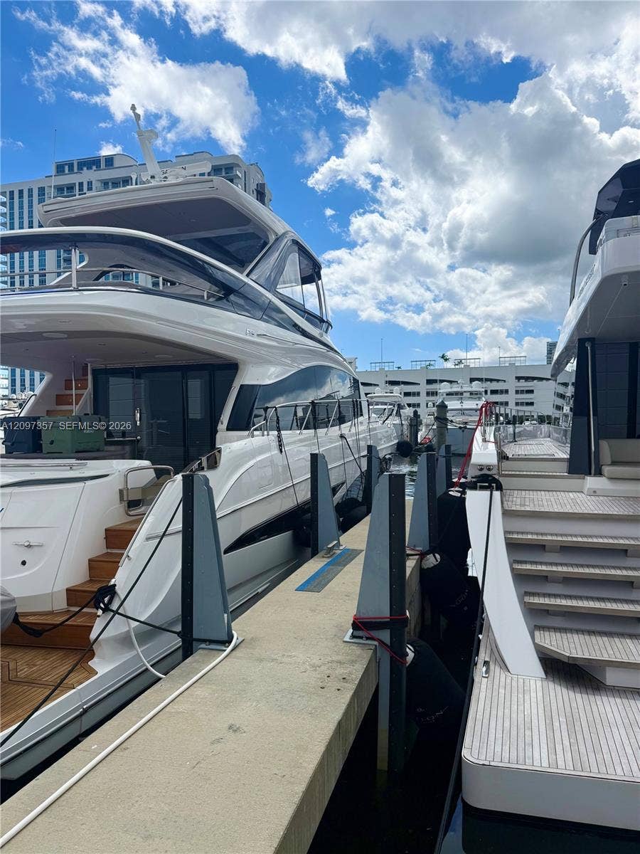 Property photo for 17211 Biscayne Boulevard, North Miami Beach, FL