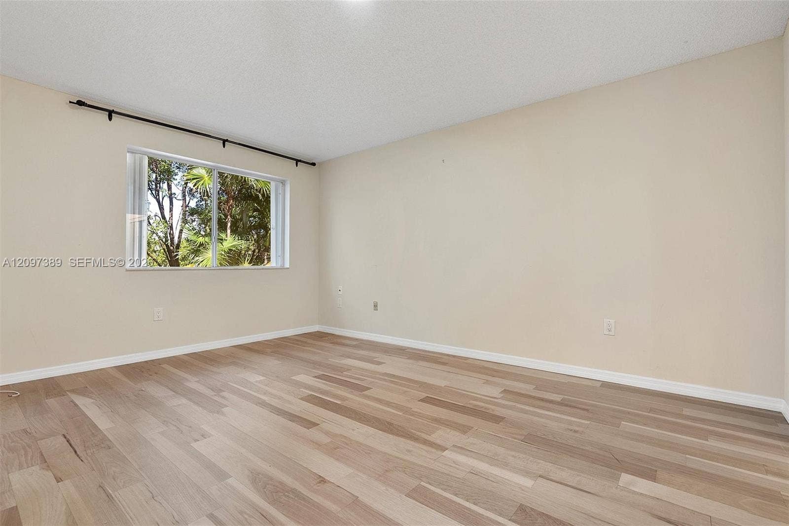 1960 Sweetbay Way, Hollywood, FL 33019 Photo 35
