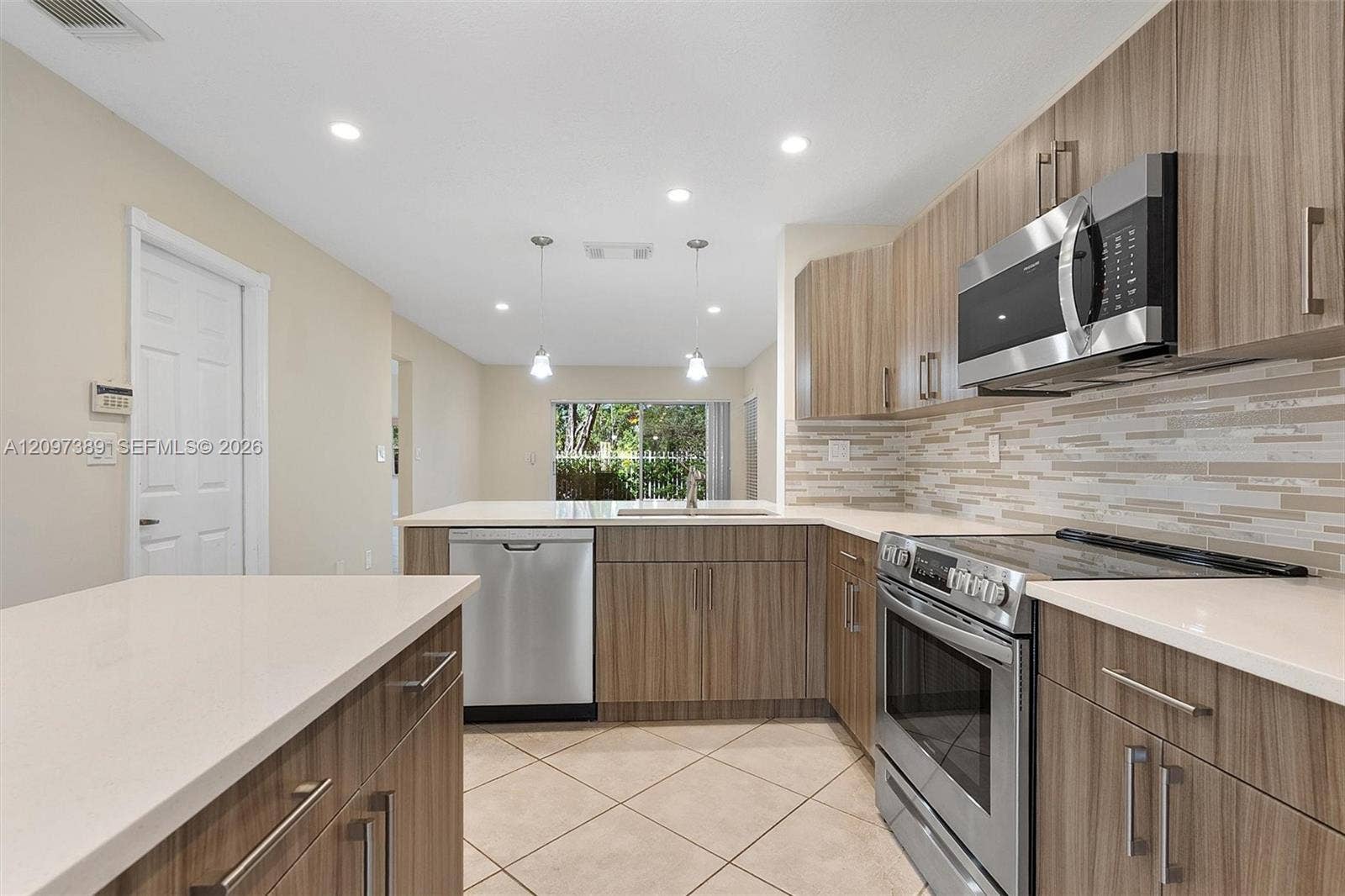 1960 Sweetbay Way, Hollywood, FL 33019 Photo 22