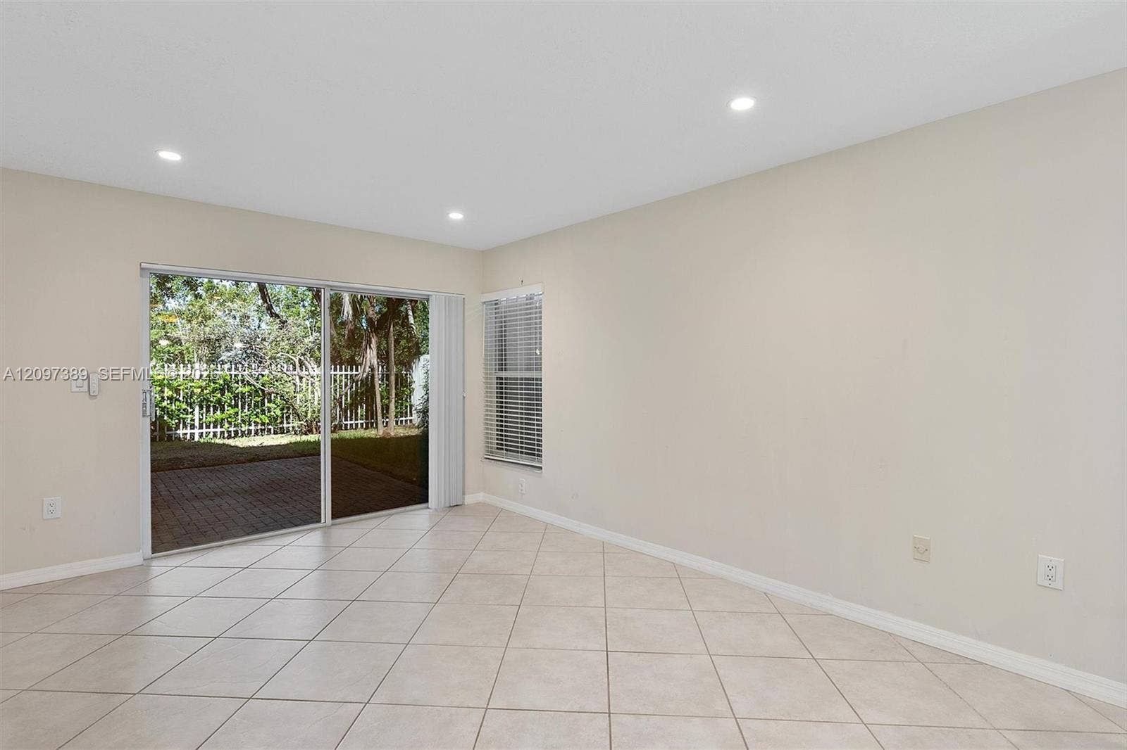 1960 Sweetbay Way, Hollywood, FL 33019 Photo 17