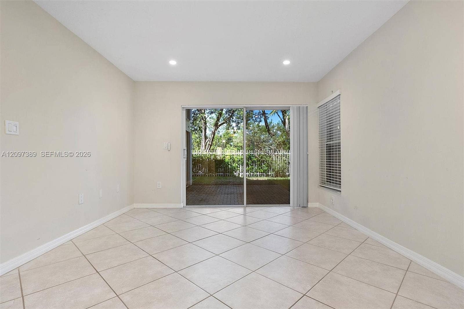 1960 Sweetbay Way, Hollywood, FL 33019 Photo 18