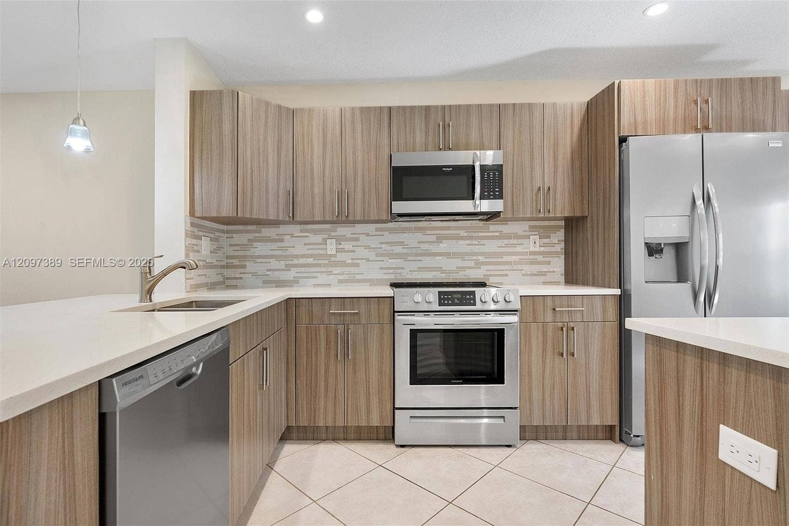 1960 Sweetbay Way, Hollywood, FL 33019 Photo 24