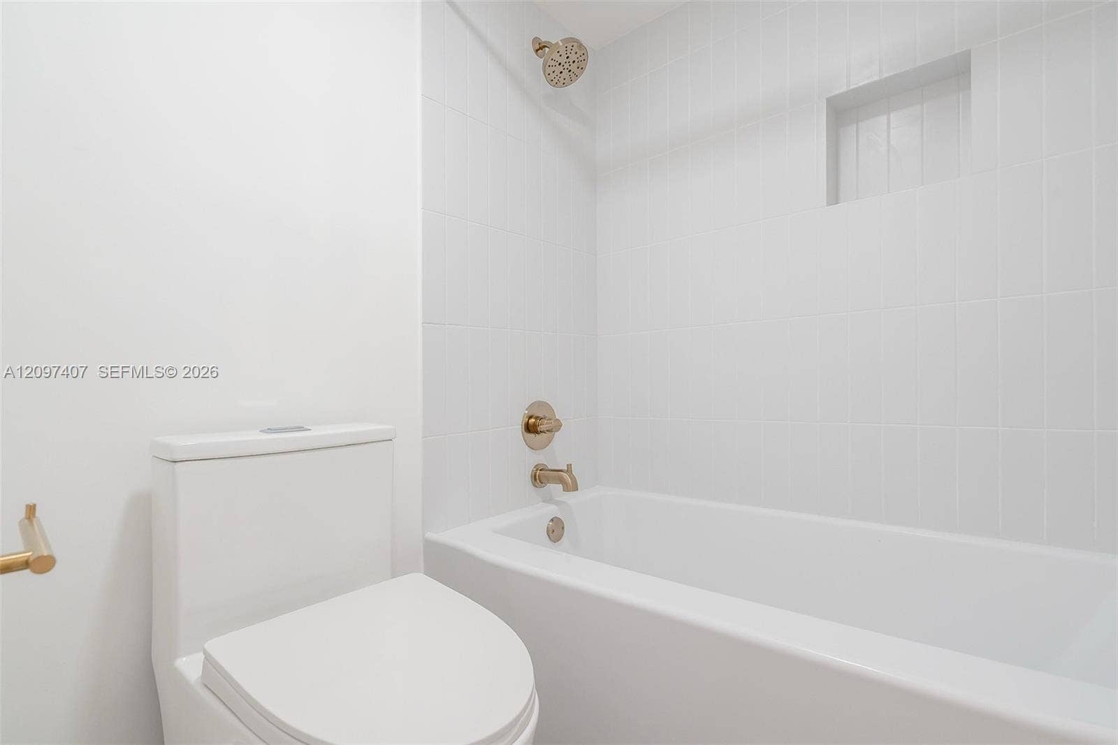3675 N Country Club Drive, #1906, Aventura, FL 33180 Photo 32