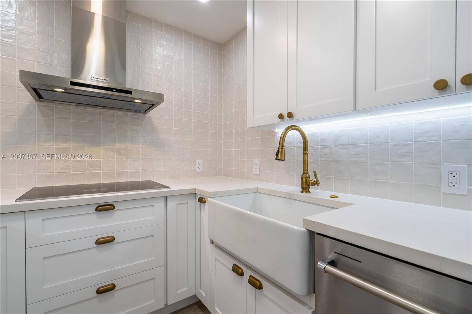 3675 N Country Club Drive, #1906, Aventura, FL 33180 Photo 9