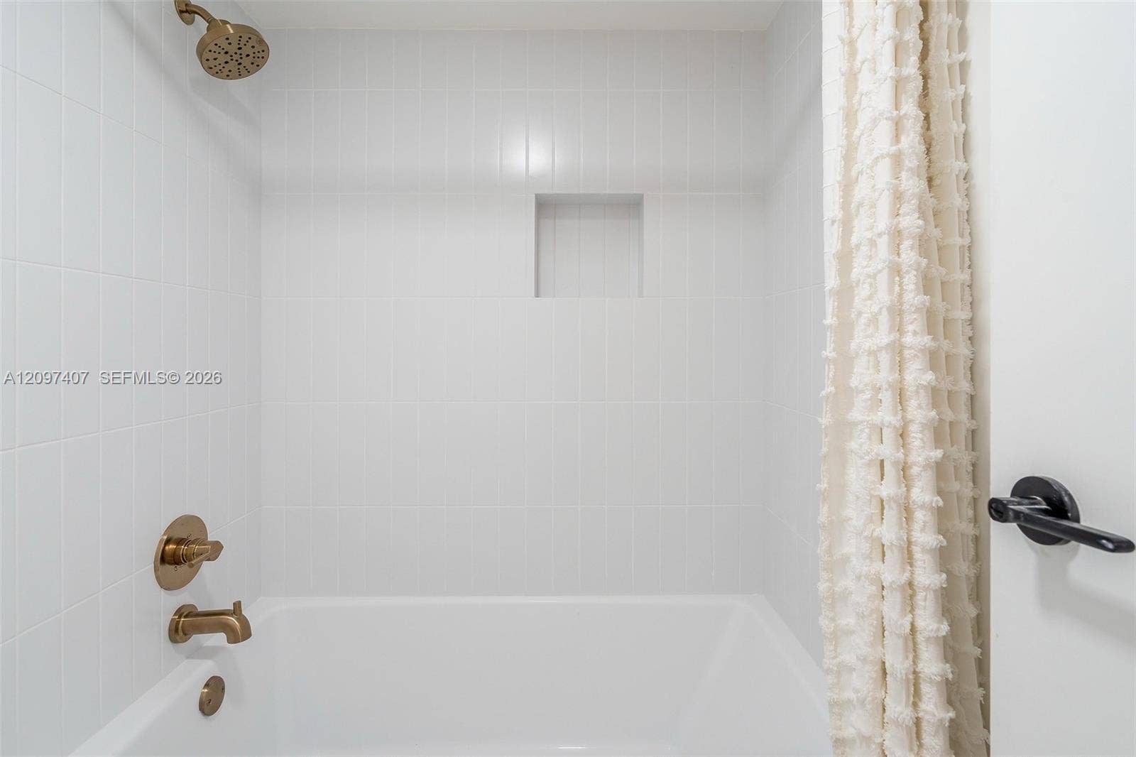 3675 N Country Club Drive, #1906, Aventura, FL 33180 Photo 33