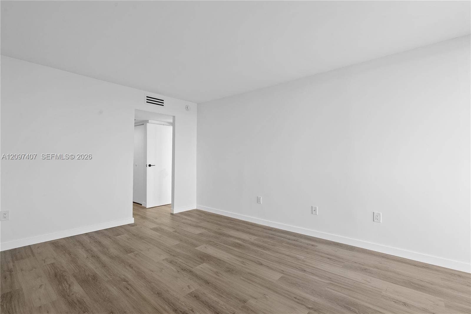 3675 N Country Club Drive, #1906, Aventura, FL 33180 Photo 26