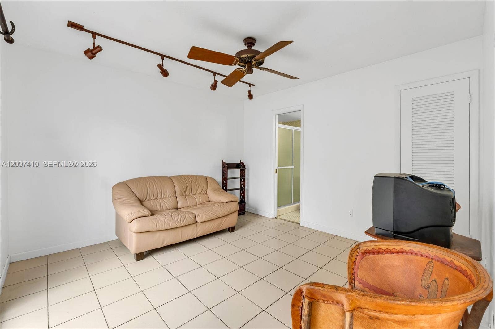 18958 Bobolink Drive, Hialeah, FL 33015 Photo 8