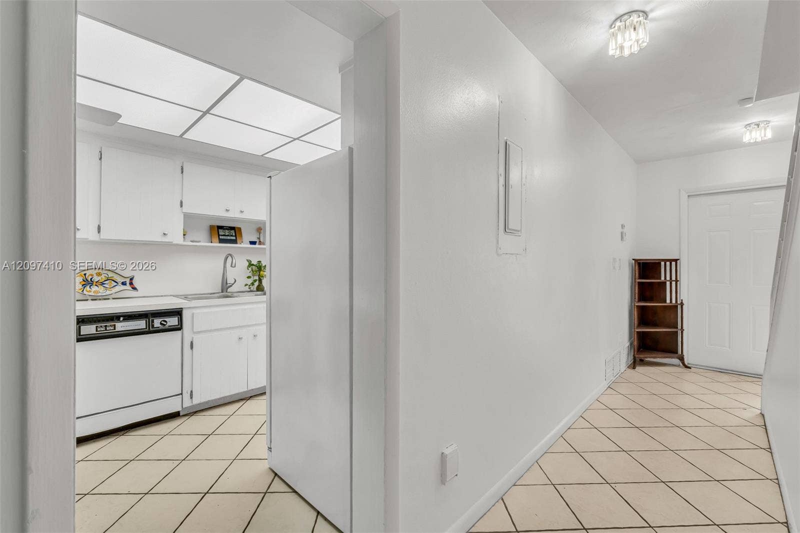 18958 Bobolink Drive, Hialeah, FL 33015 Photo 13