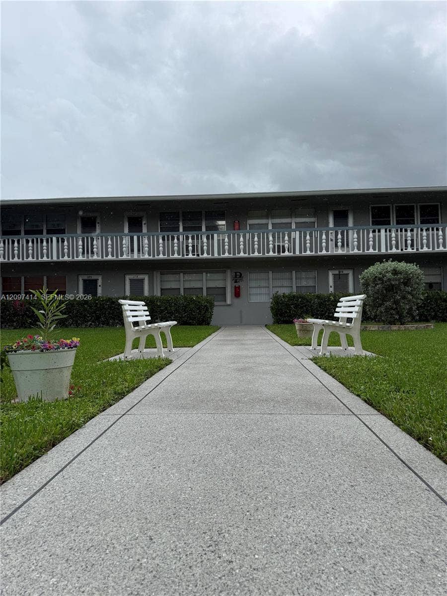 375 Sheffield P, #375, West Palm Beach, West Palm Beach, FL 33417 Photo 2
