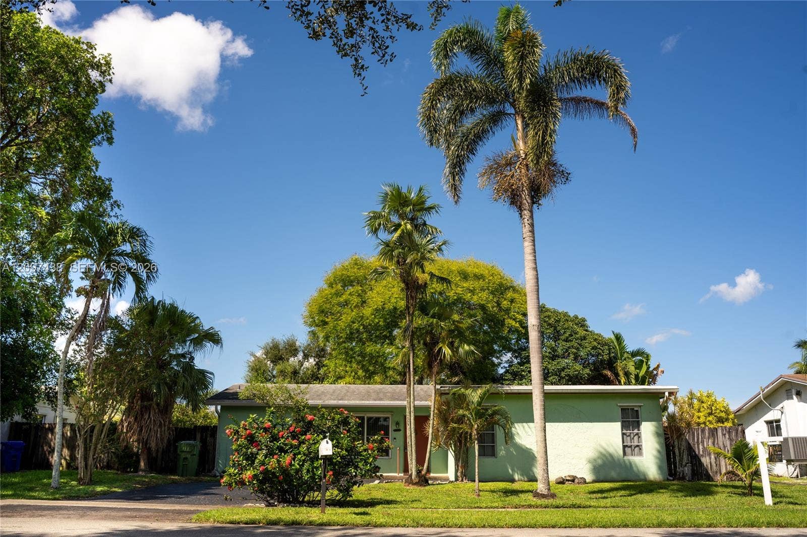 1010 NW 93rd Terrace, Pembroke Pines, FL 33024 Photo 2