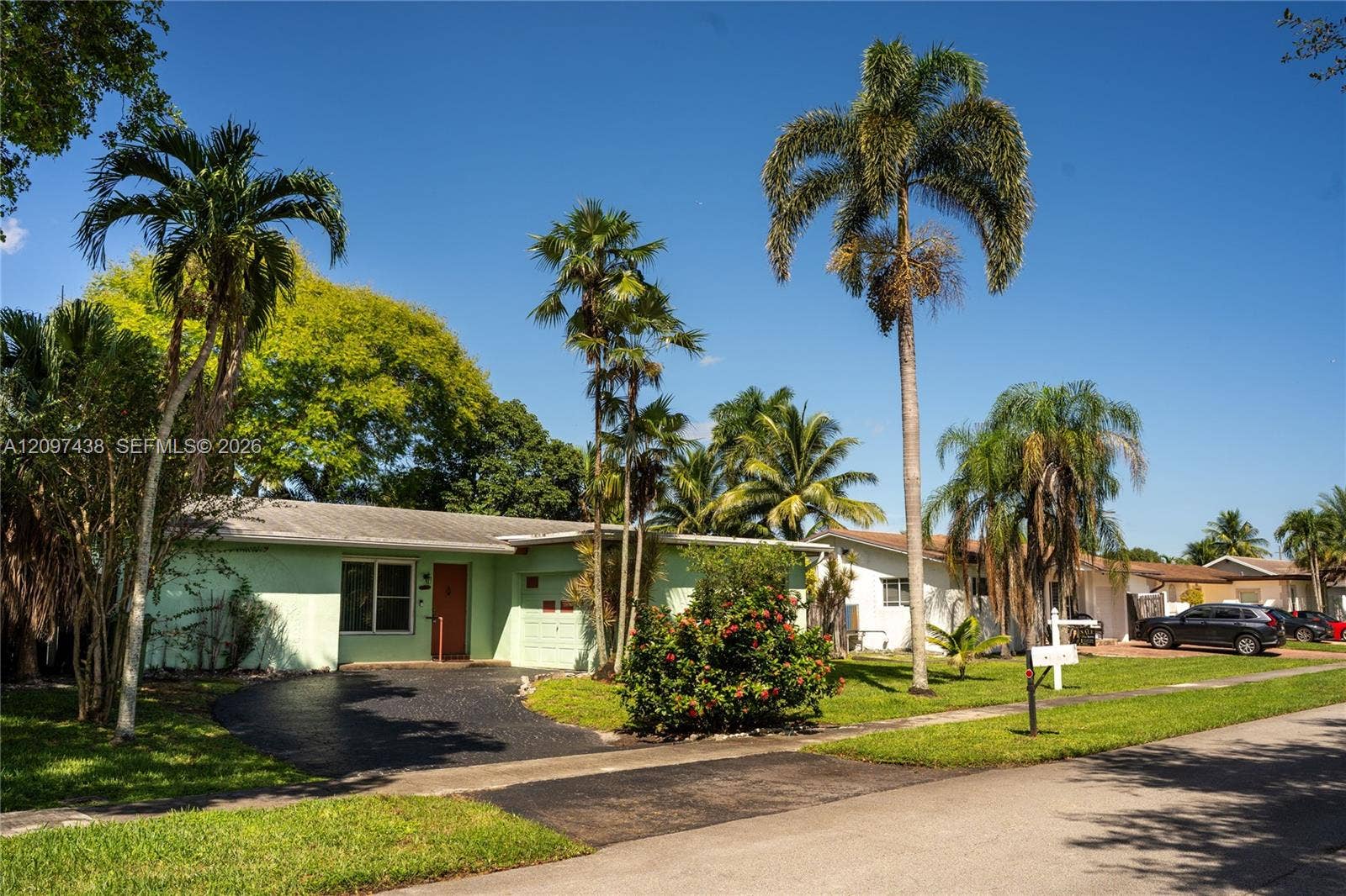 1010 NW 93rd Terrace, Pembroke Pines, FL 33024 Photo 5
