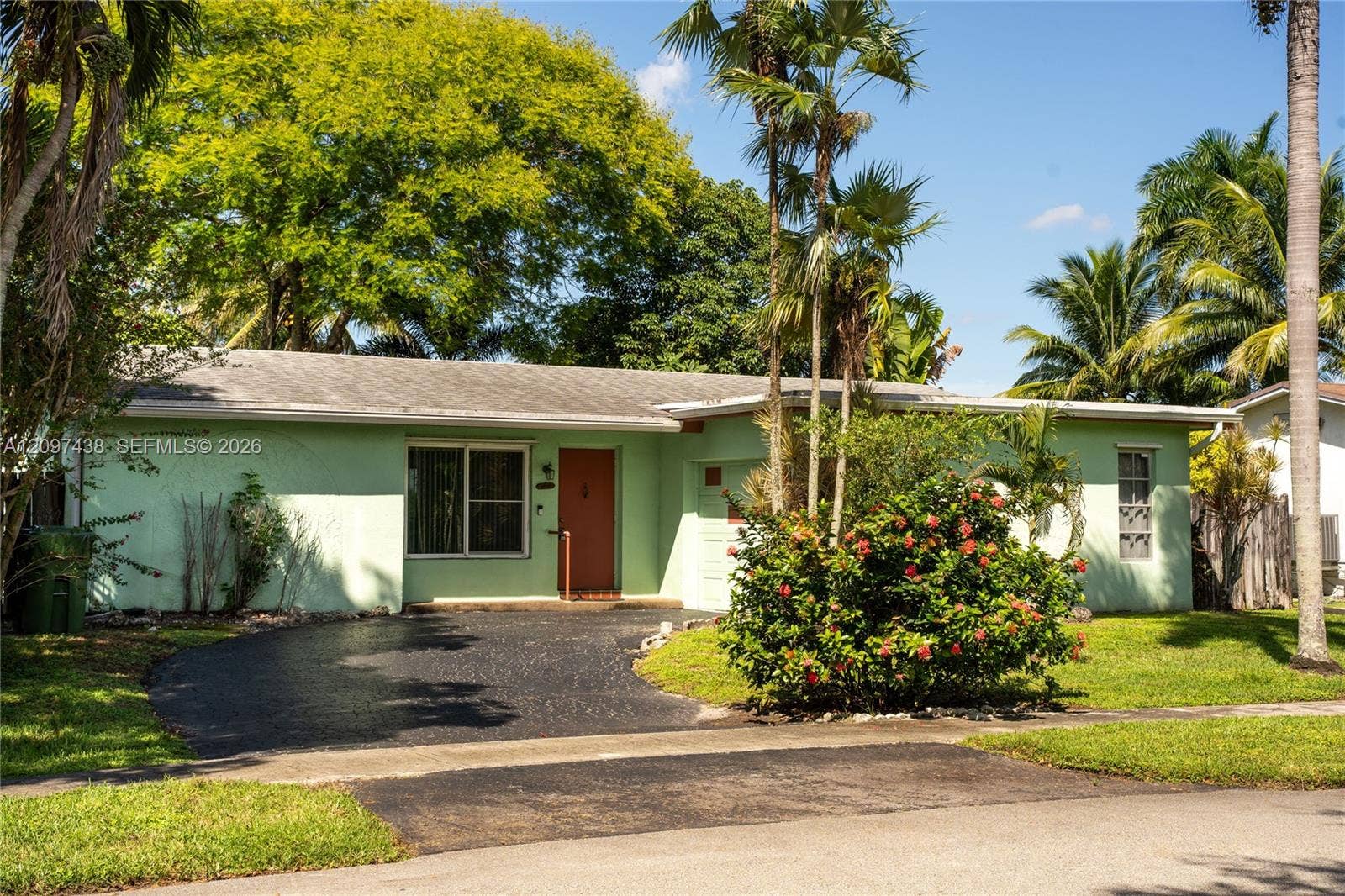 1010 NW 93rd Terrace, Pembroke Pines, FL 33024 Photo 3