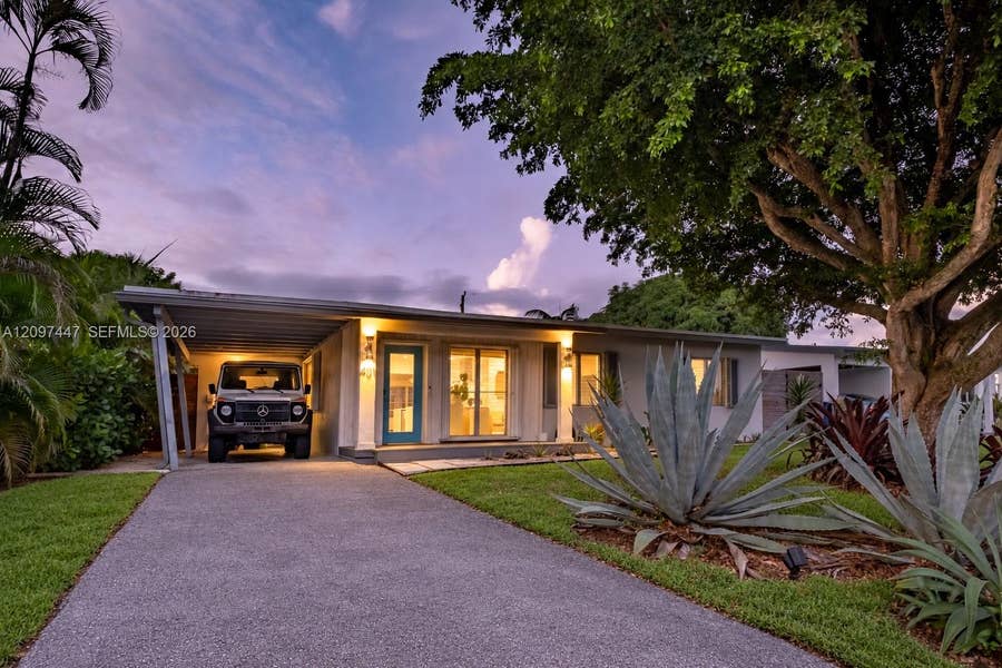 Property photo for 401 NW 28th Court, Wilton Manors, FL