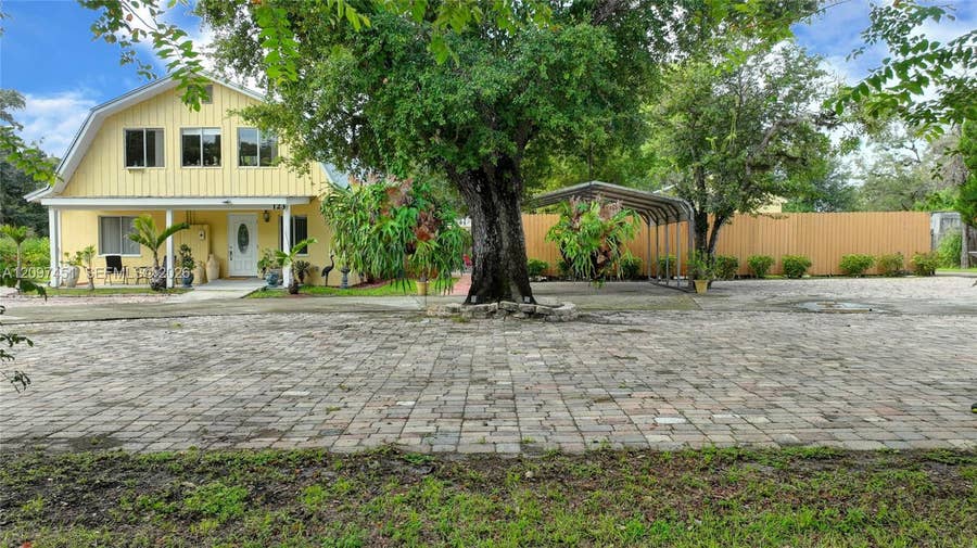 Property photo for 123 Riverbend Drive, Labelle, FL