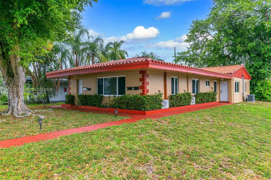 Property photo for 17001 NE 20th Avenue, #4, North Miami Beach, FL