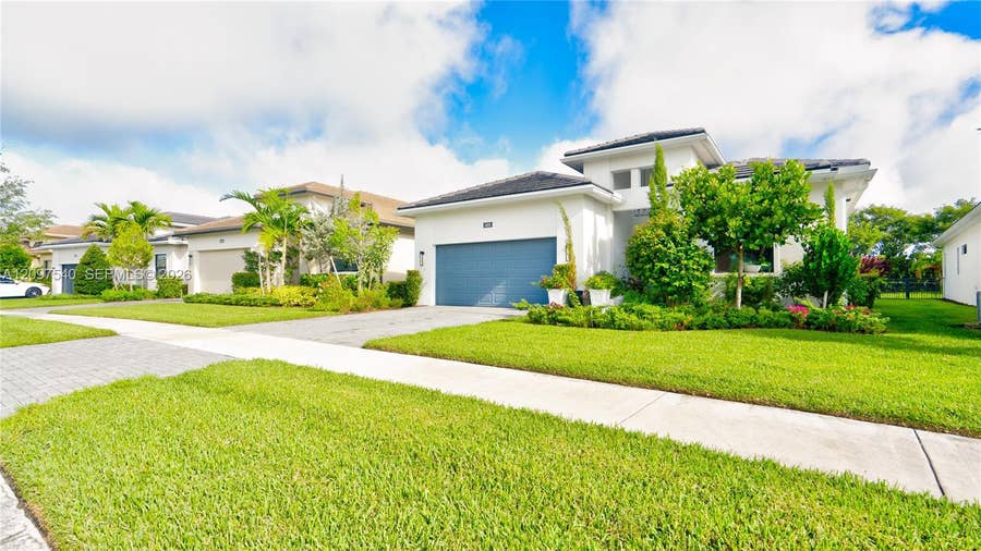 Property photo for 5450 Saint Armands Way, Westlake, FL