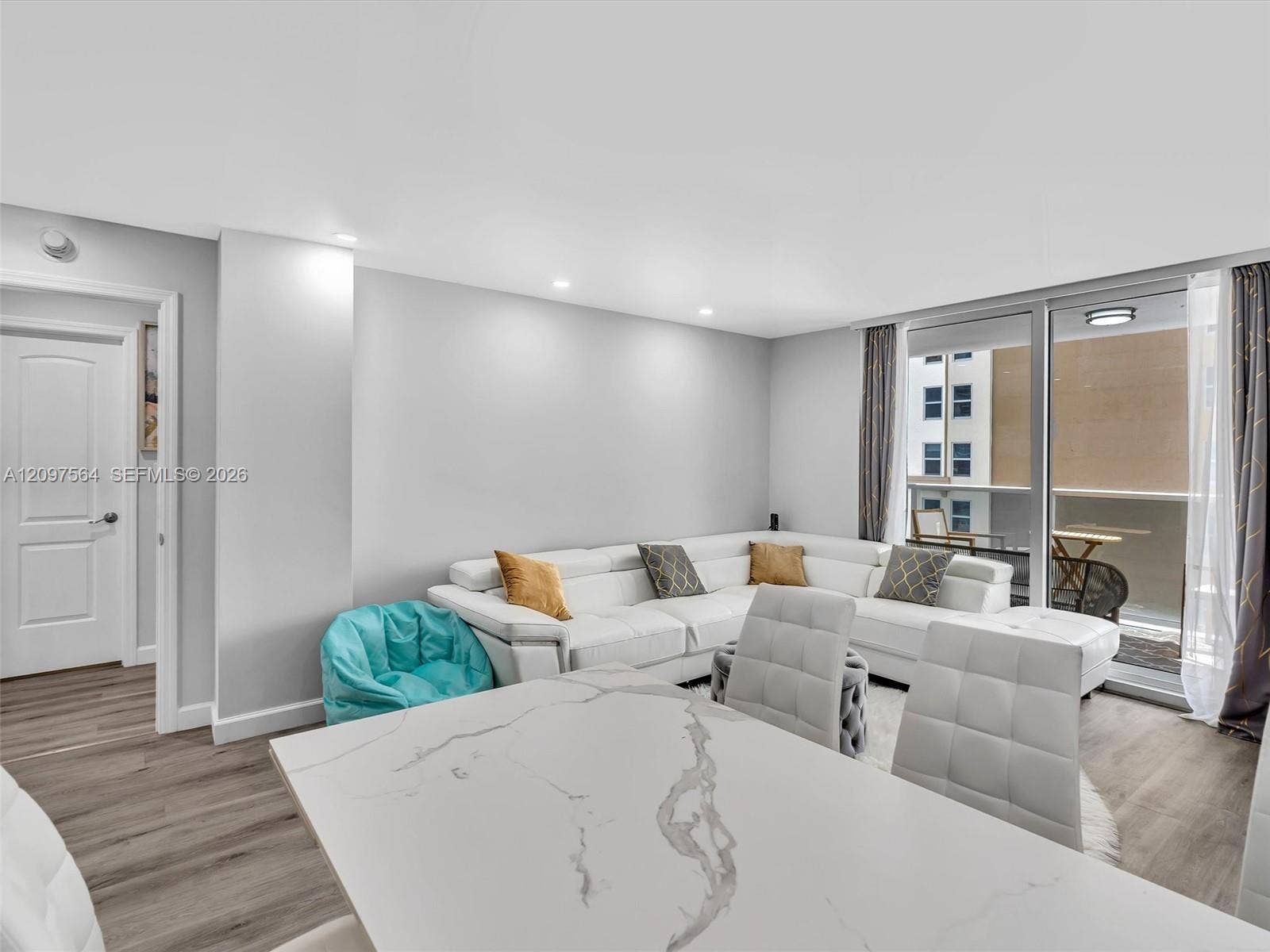 1904 S Ocean Drive, #905, Hallandale Beach, FL 33009 Luxury 1 bed 1.5 bath oceanfront condo Hallandale