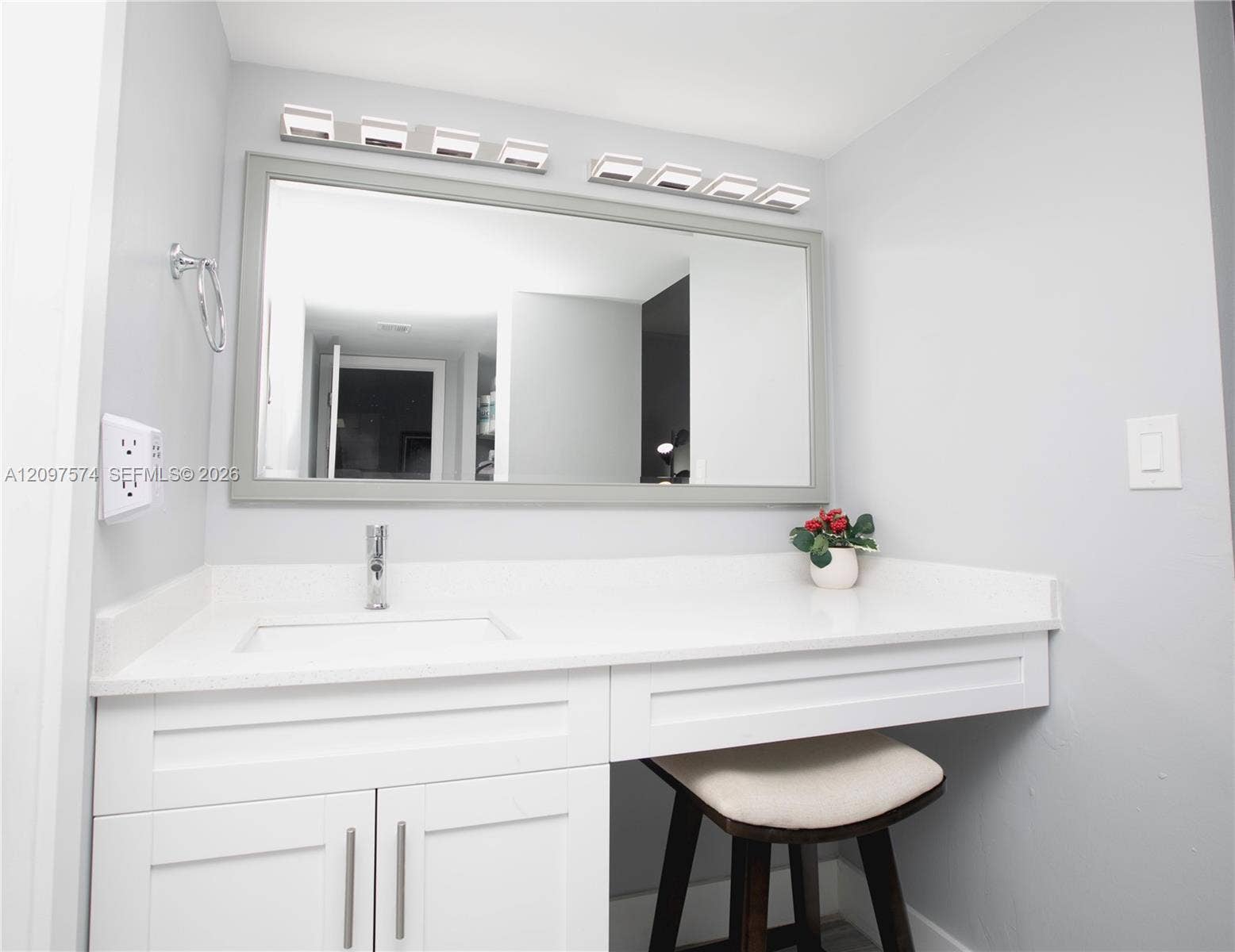 20500 W Country Club Drive, #714, Aventura, FL 33180 Photo 44