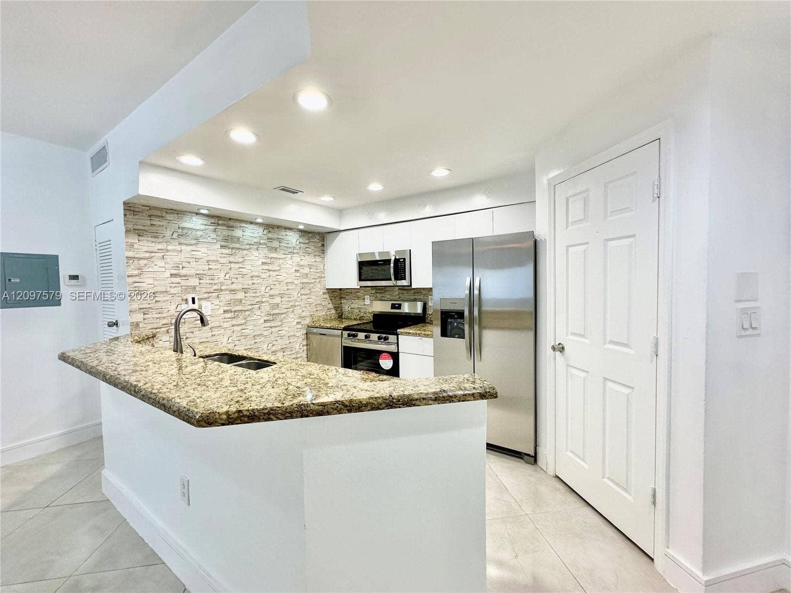 2550 SW 18th Terrace, #1802, Fort Lauderdale, Fort Lauderdale, FL 33315 Photo 3