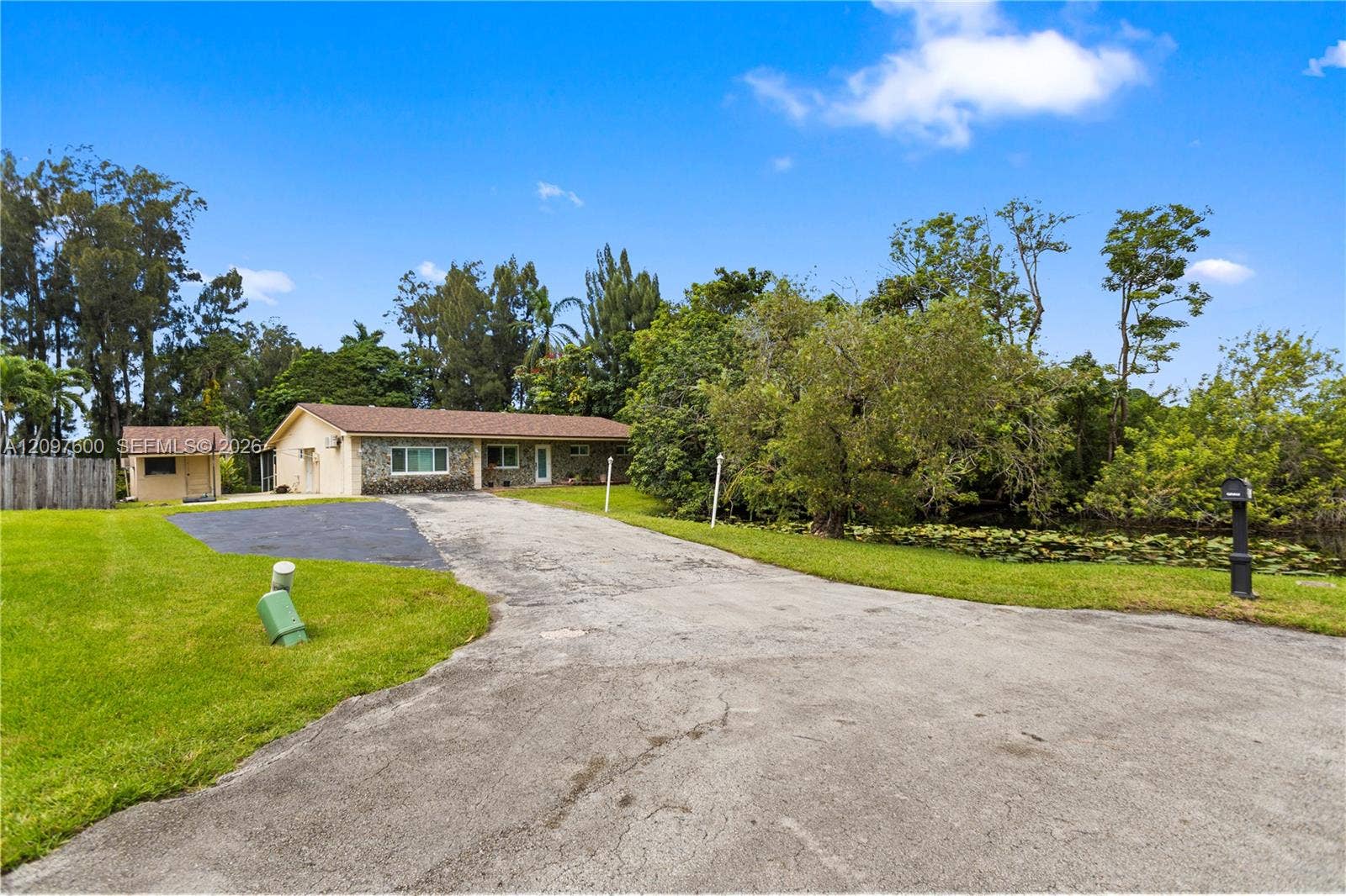4801 SW 59th Terrace, Davie, FL 33314 Photo 2