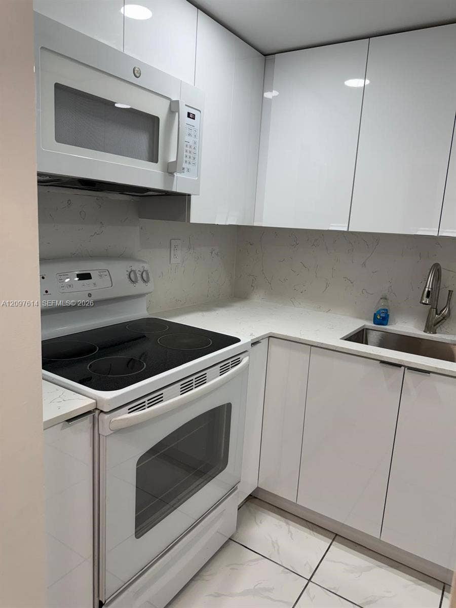 2899 Collins Avenue, #1738, Miami Beach, Miami Beach, FL 33140 Photo 16