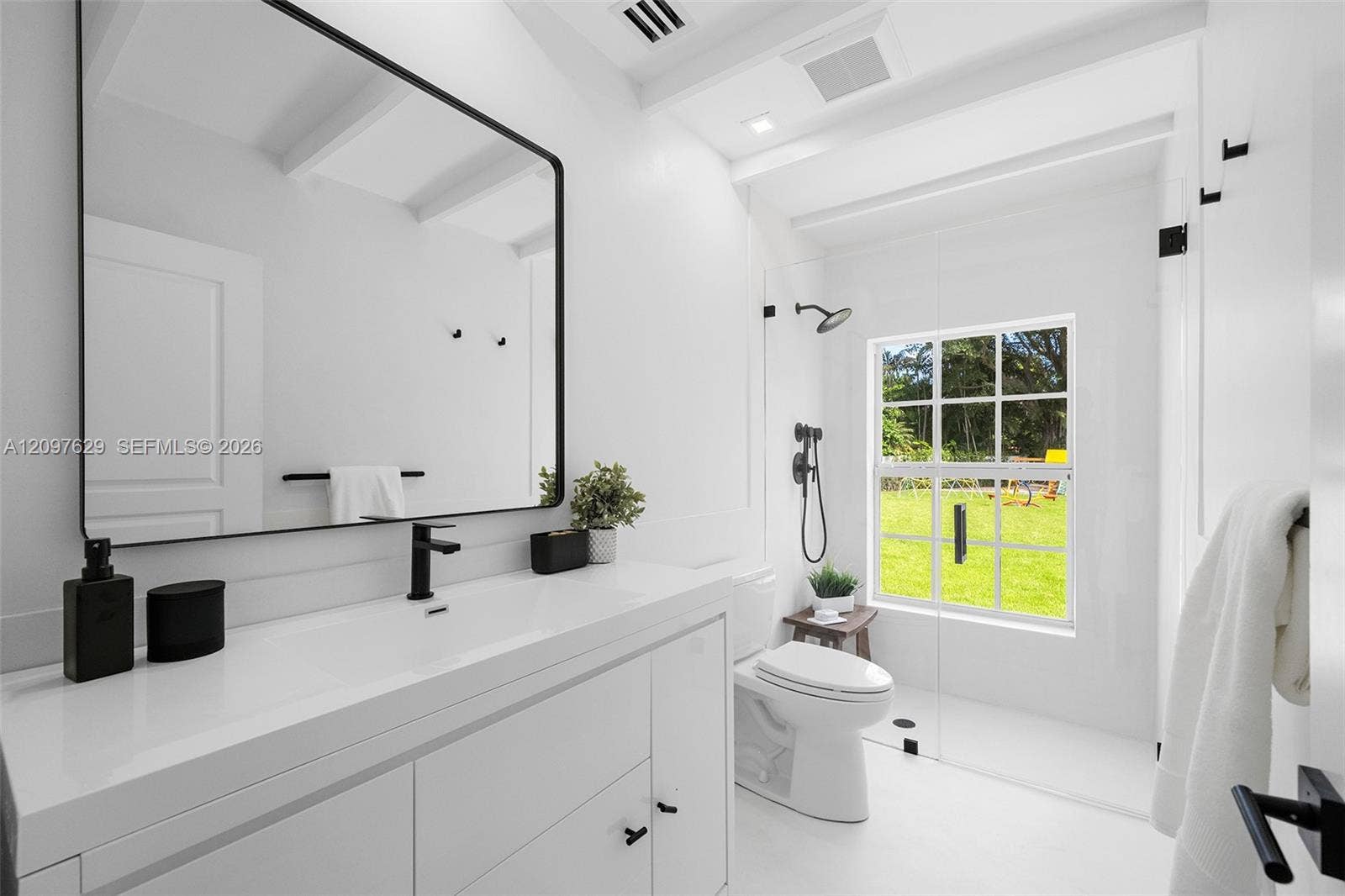4700 Lake Road, Miami, FL 33137 Secondary bathroom