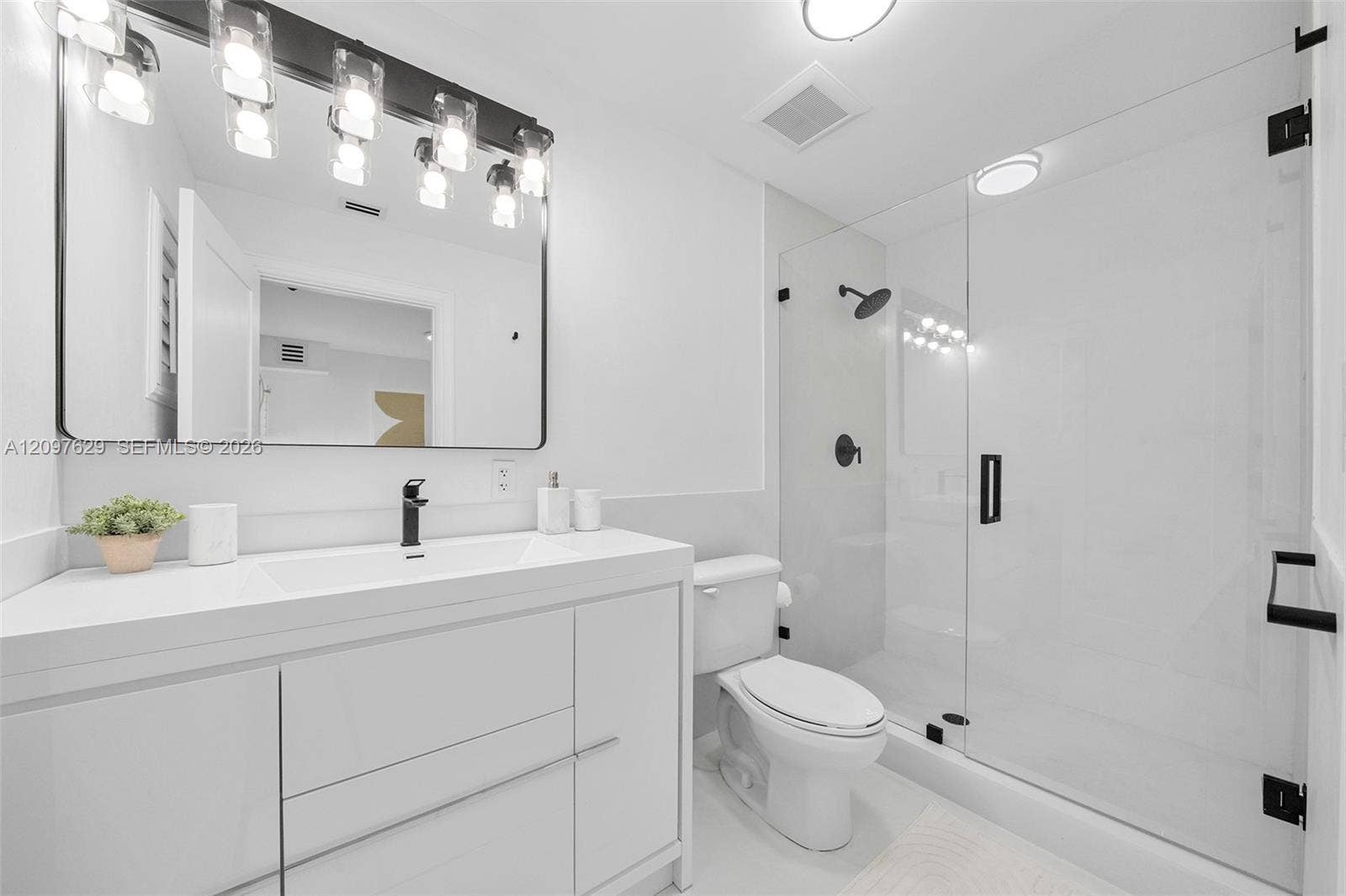 4700 Lake Road, Miami, FL 33137 Guest House Bathroom