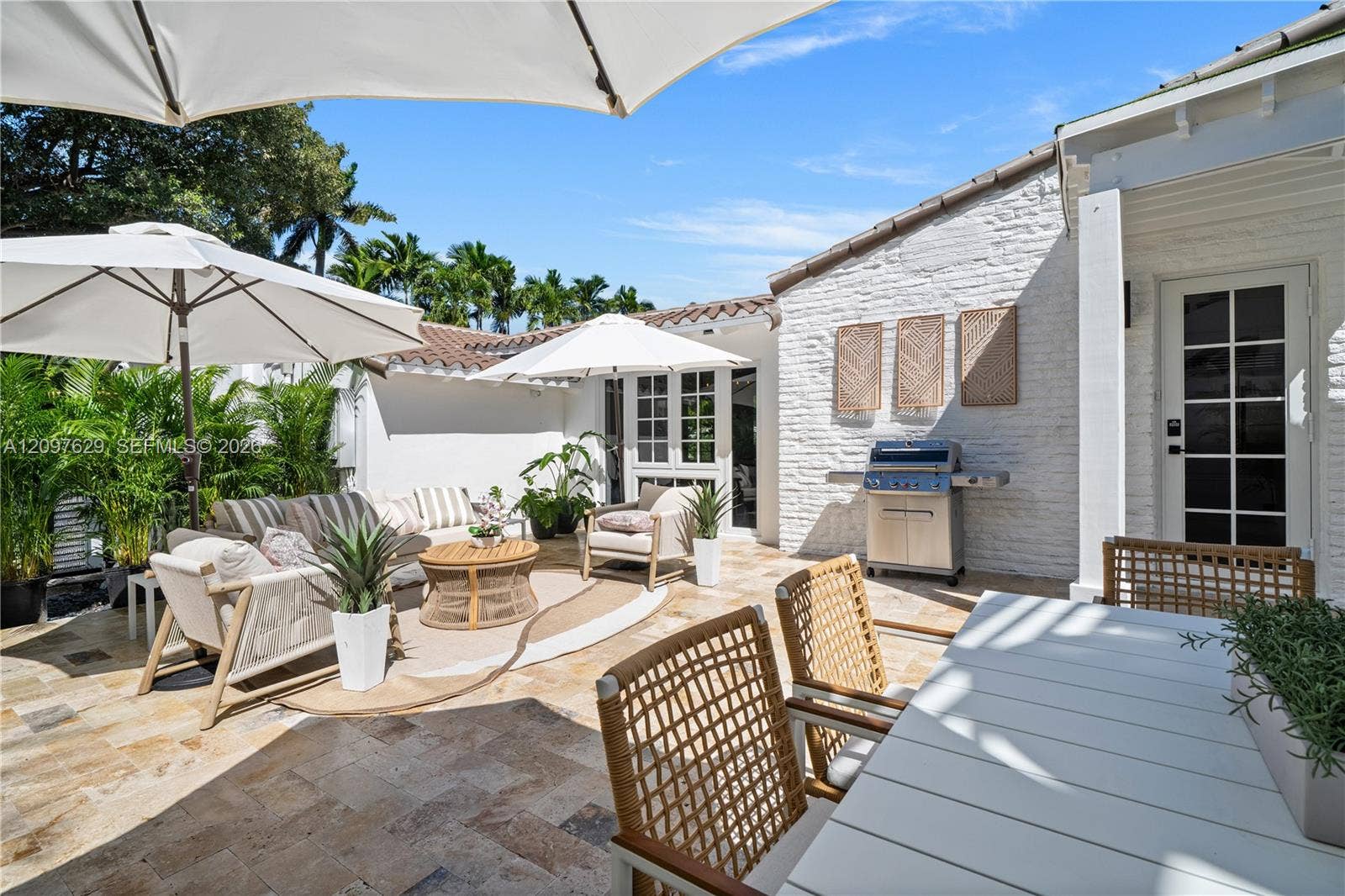 4700 Lake Road, Miami, FL 33137 Bbq patio