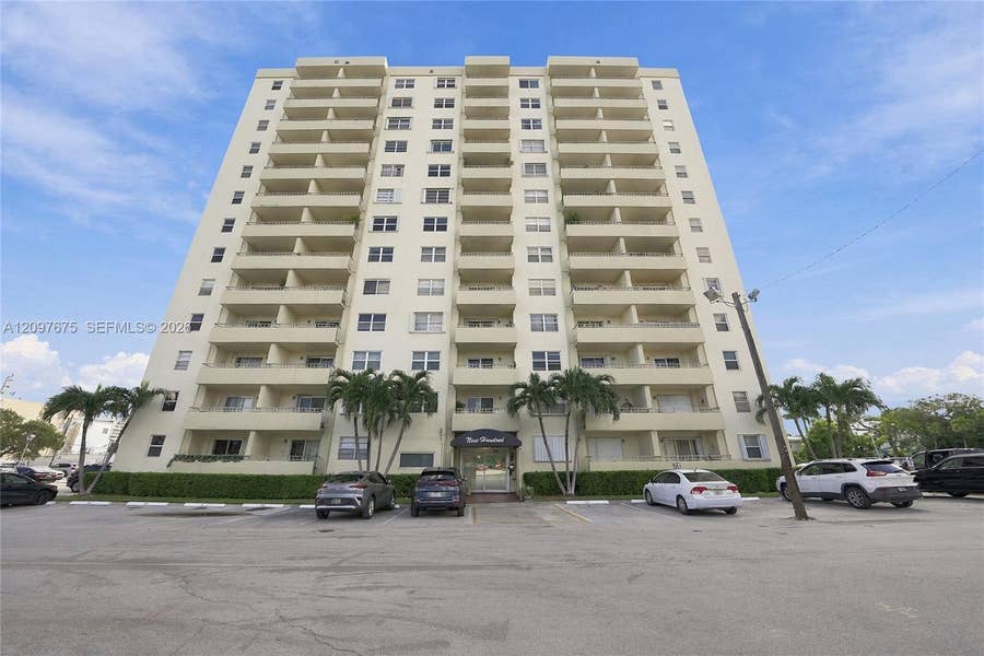 Property photo for 900 NE 18th Avenue, #304, Fort Lauderdale, FL