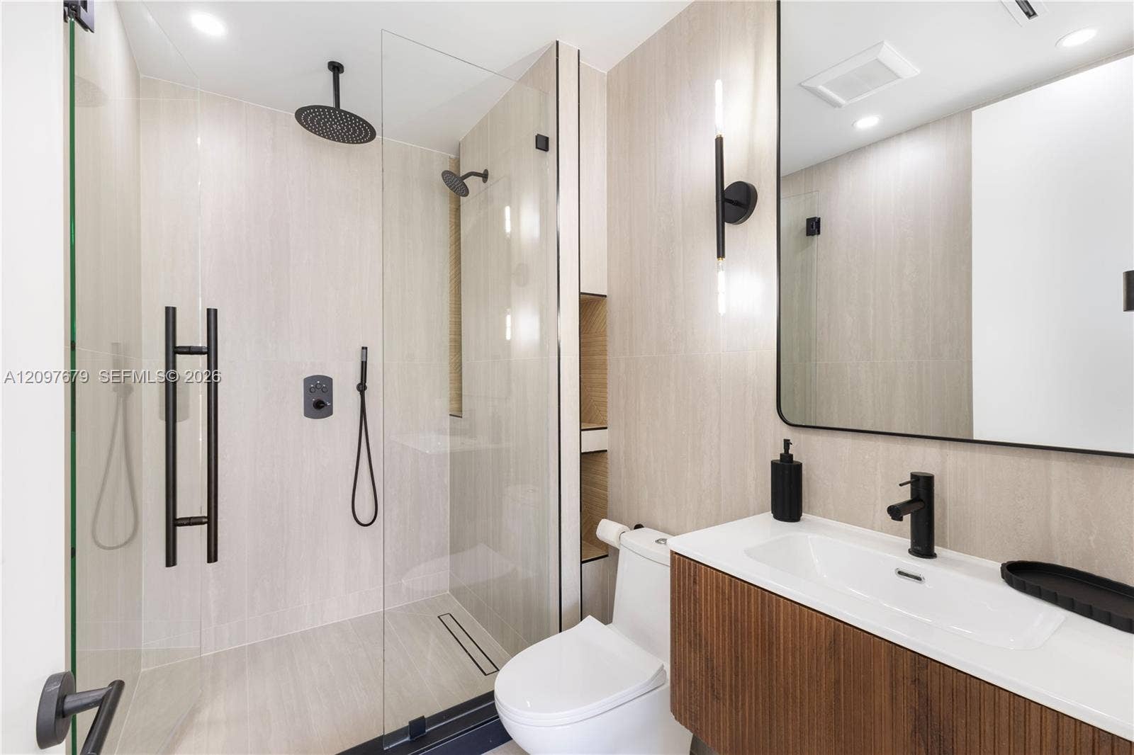 843 SW 14th Court, Fort Lauderdale, FL 33315 second bedroom ensuite