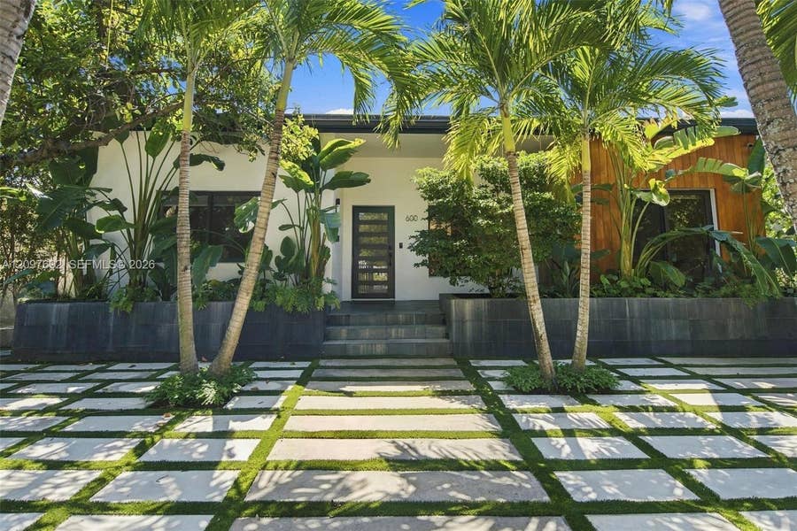 Property photo for 600 W 51st Street, Miami Beach, FL