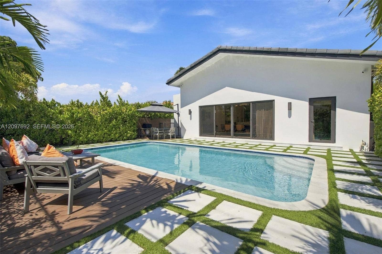 600 W 51st Street, Miami Beach, FL 33140 Photo 22