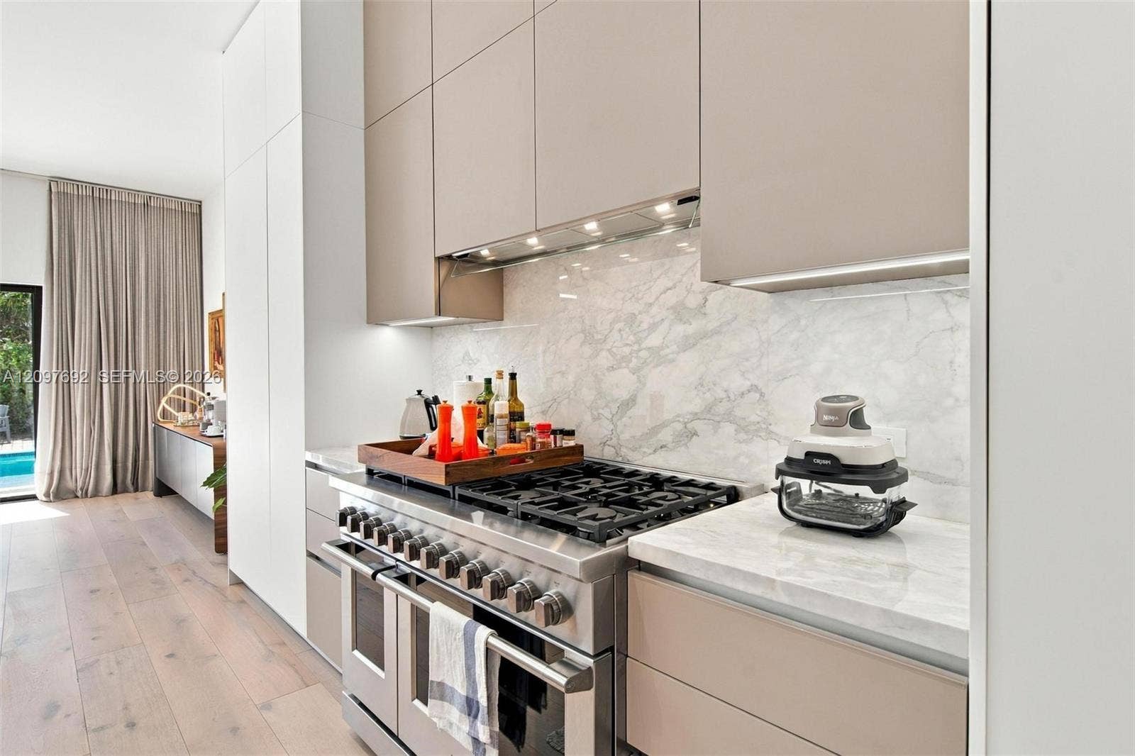 600 W 51st Street, Miami Beach, FL 33140 Photo 15