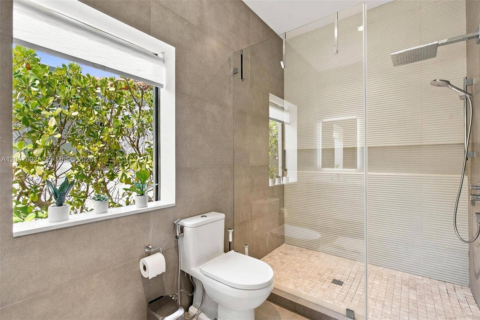 600 W 51st Street, Miami Beach, FL 33140 Photo 28
