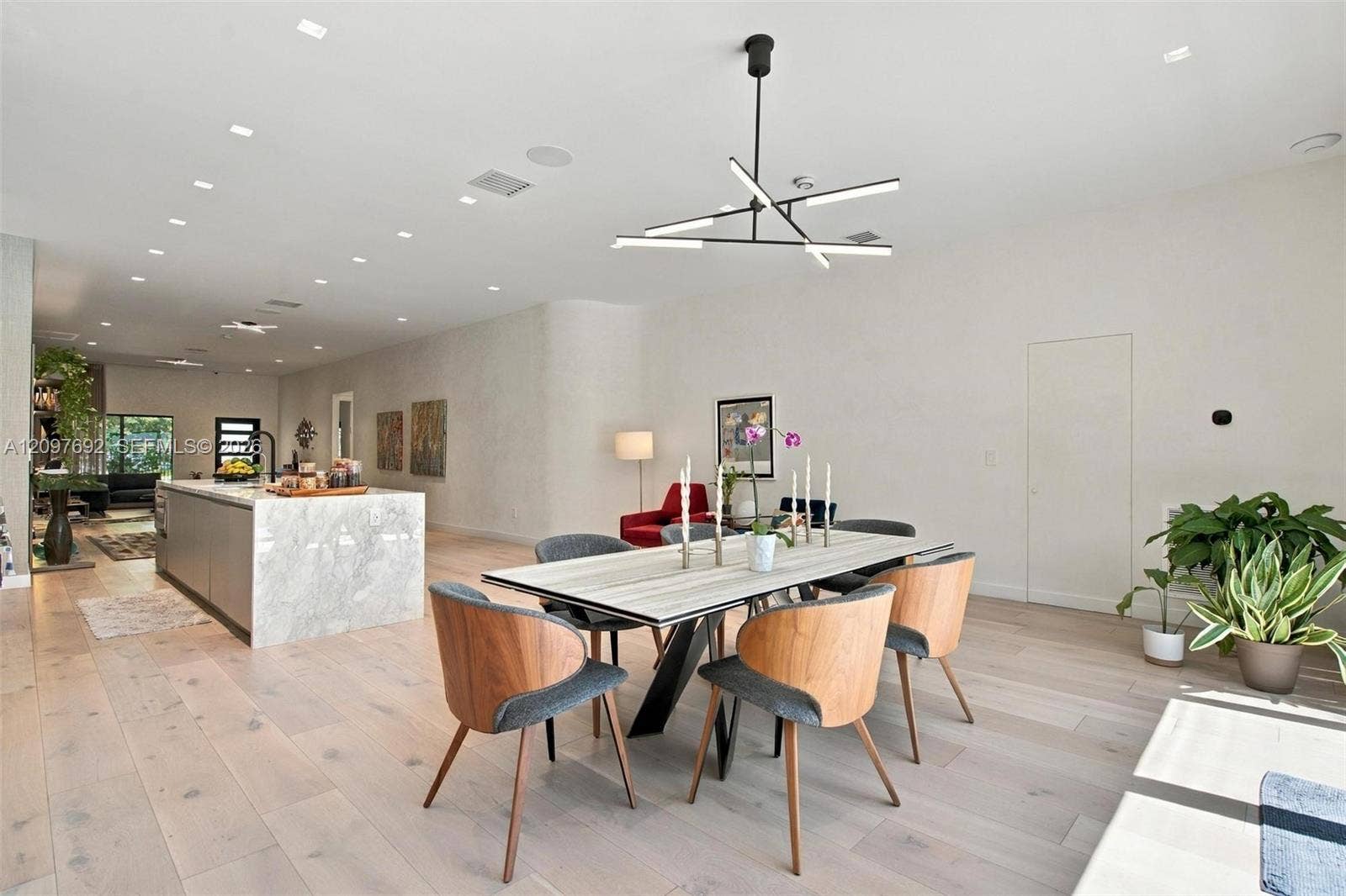 600 W 51st Street, Miami Beach, FL 33140 Photo 17