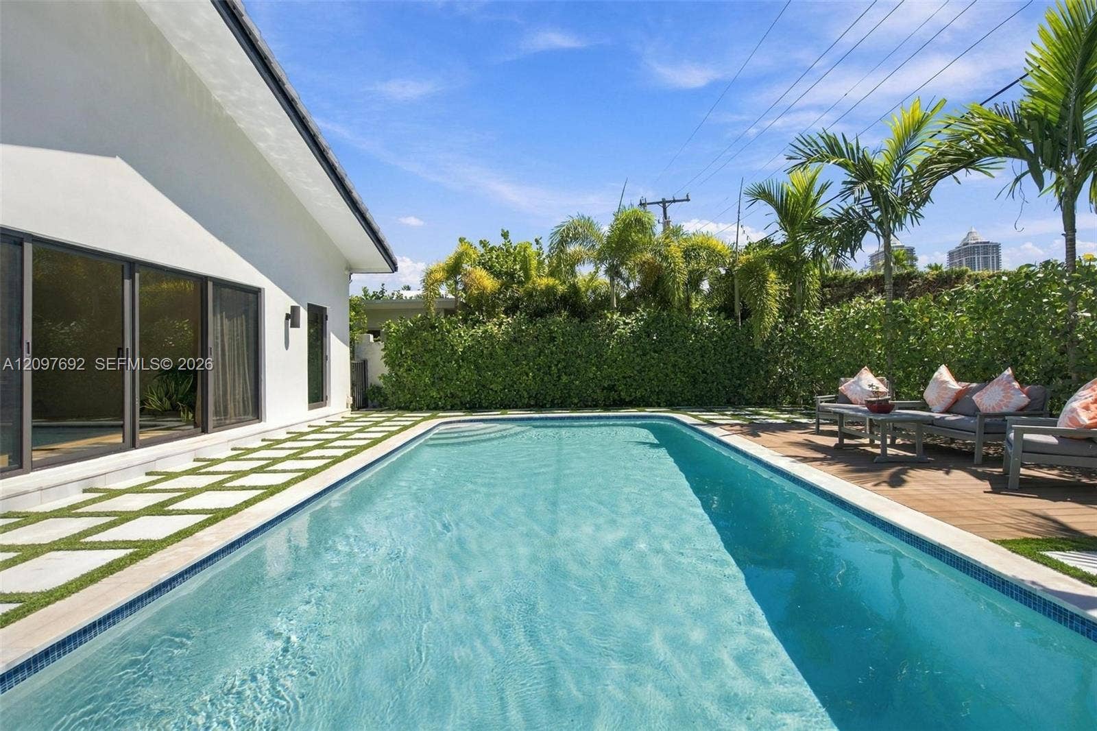 600 W 51st Street, Miami Beach, FL 33140 Photo 24