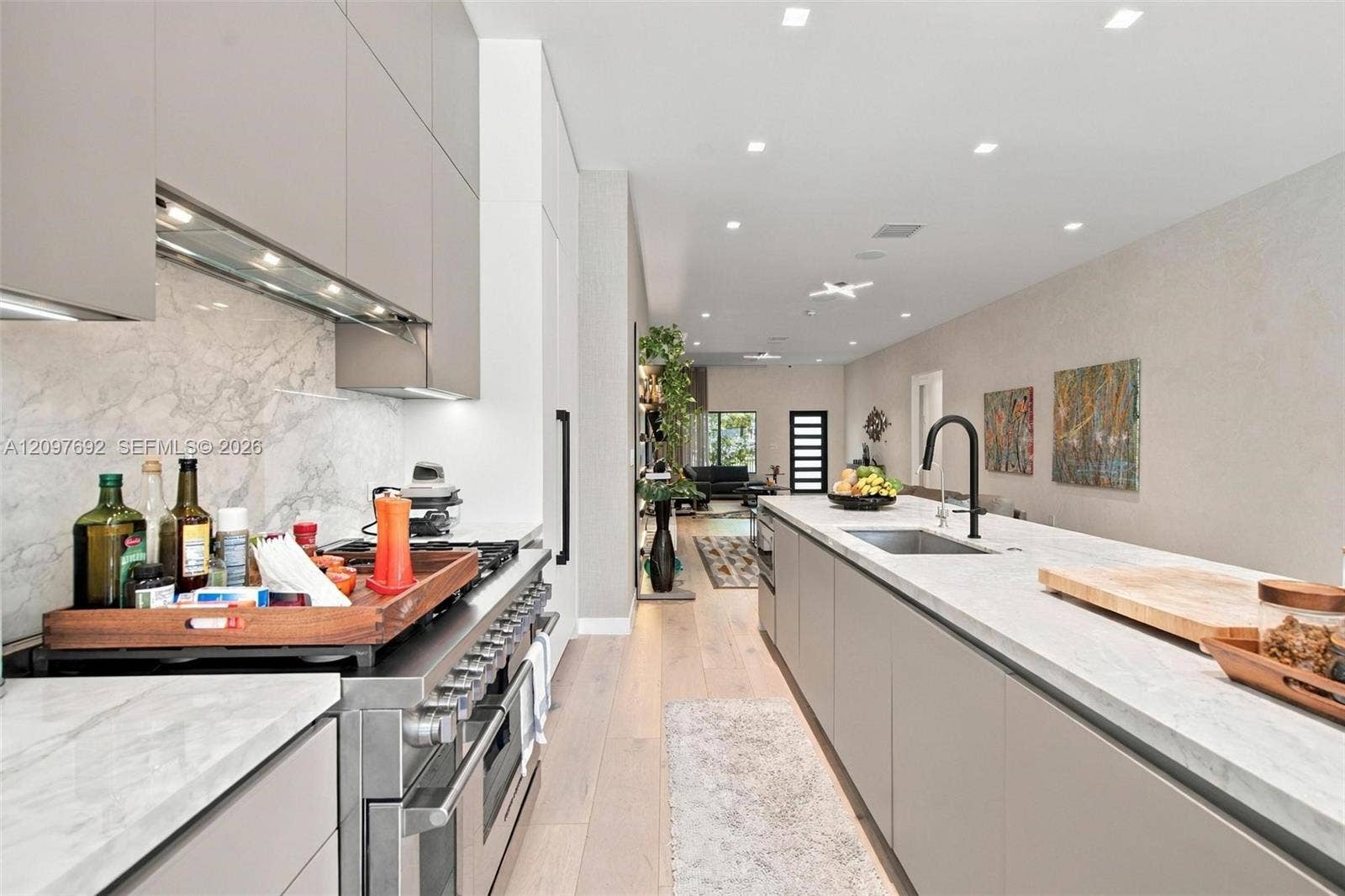 600 W 51st Street, Miami Beach, FL 33140 Photo 13