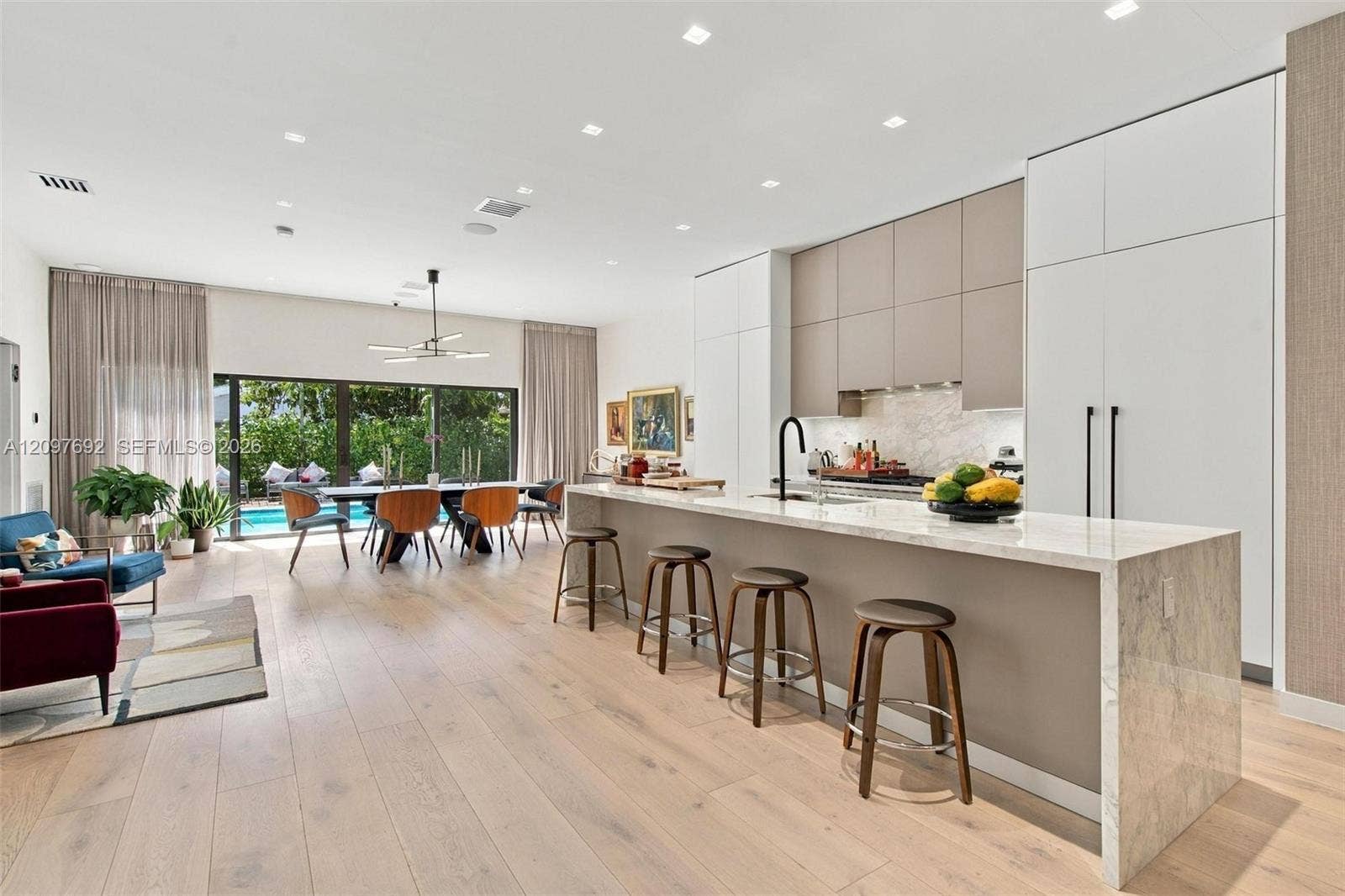 600 W 51st Street, Miami Beach, FL 33140 Photo 10