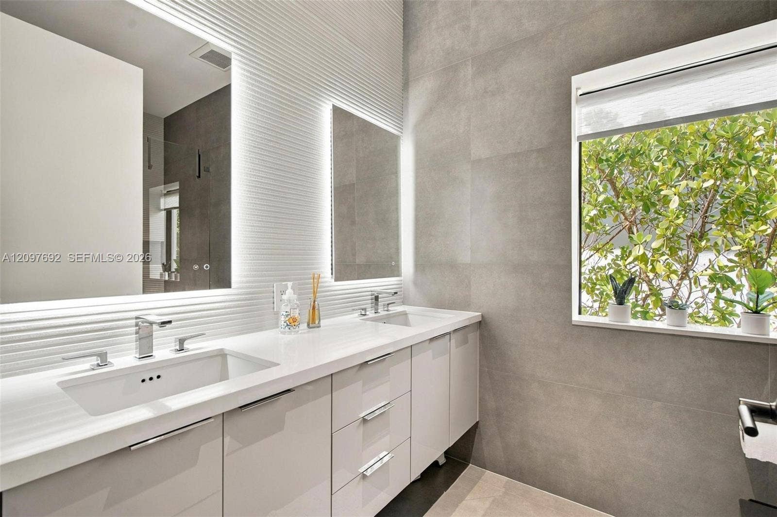 600 W 51st Street, Miami Beach, FL 33140 Photo 27