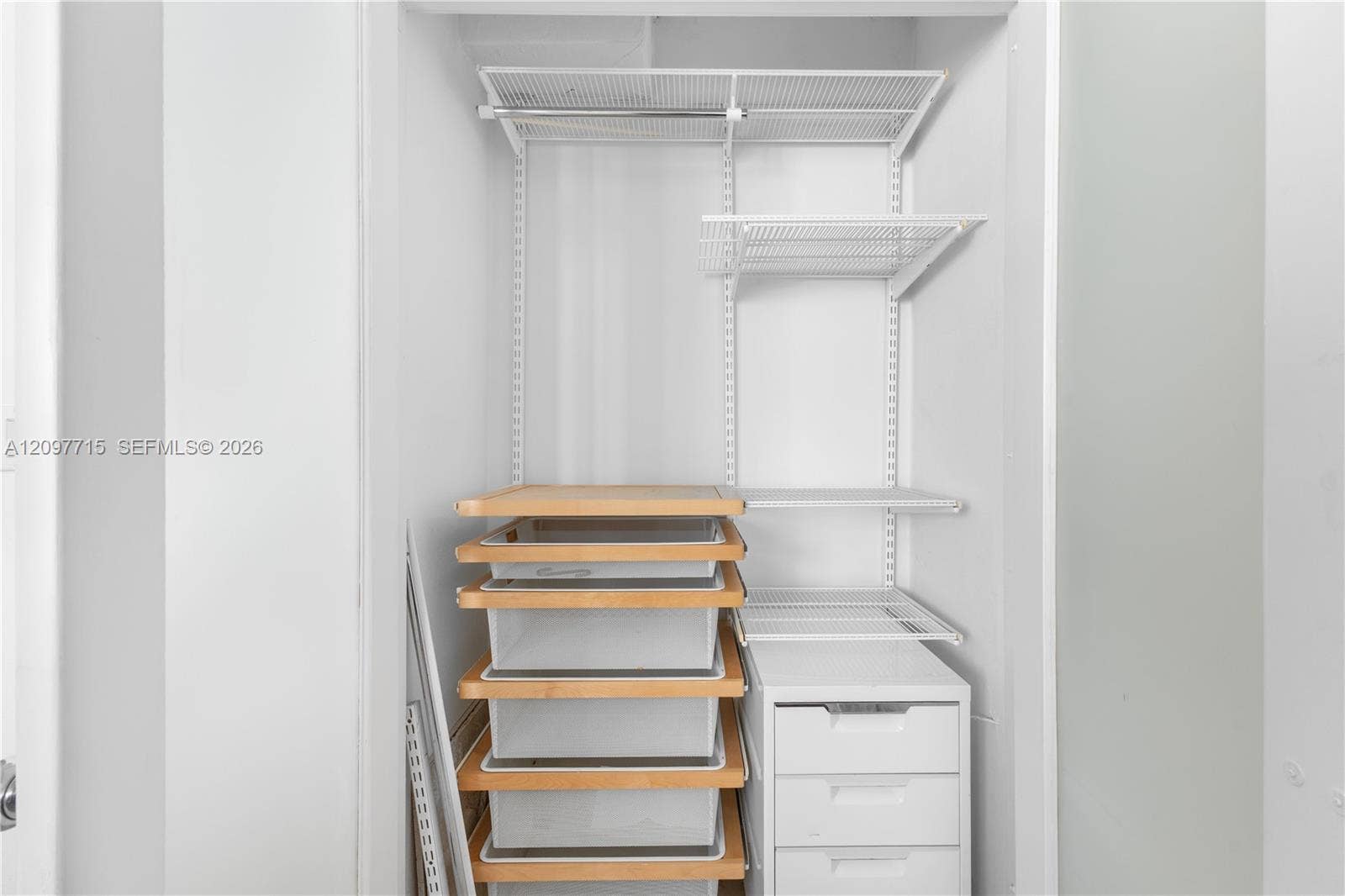Customizable shelving system with wire shelving and hanging rods