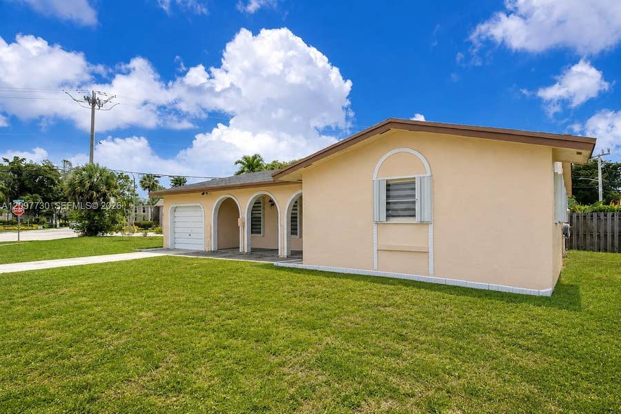 Property photo for 850 NW 79th Avenue, Margate, FL