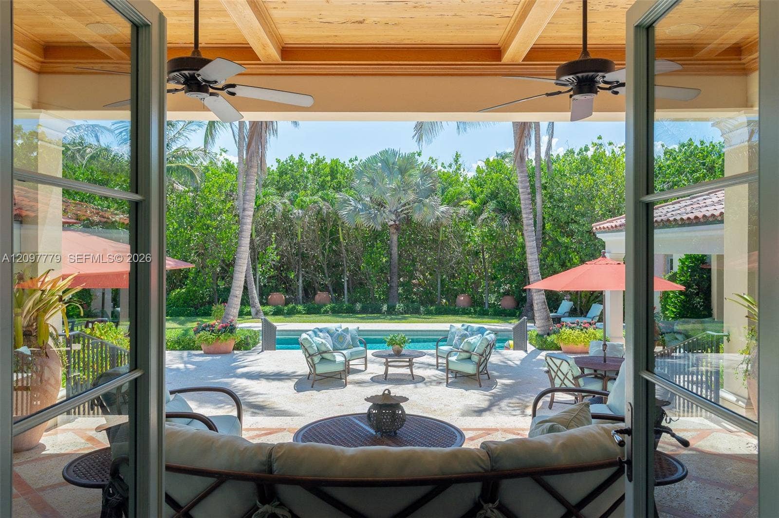 183 S Beach Road, Jupiter Island, FL 33455 Courtyard Veranda