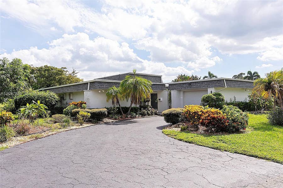 Property photo for 5010 Banyan Lane, Tamarac, FL